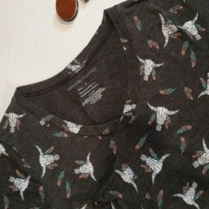 Short Sleeve Drapey Pocket Graphic Tshirt - S